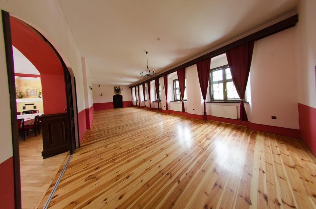 Palac Krobielowice คองเท โวรซลาฟสเกย์ ภายนอก รูปภาพ