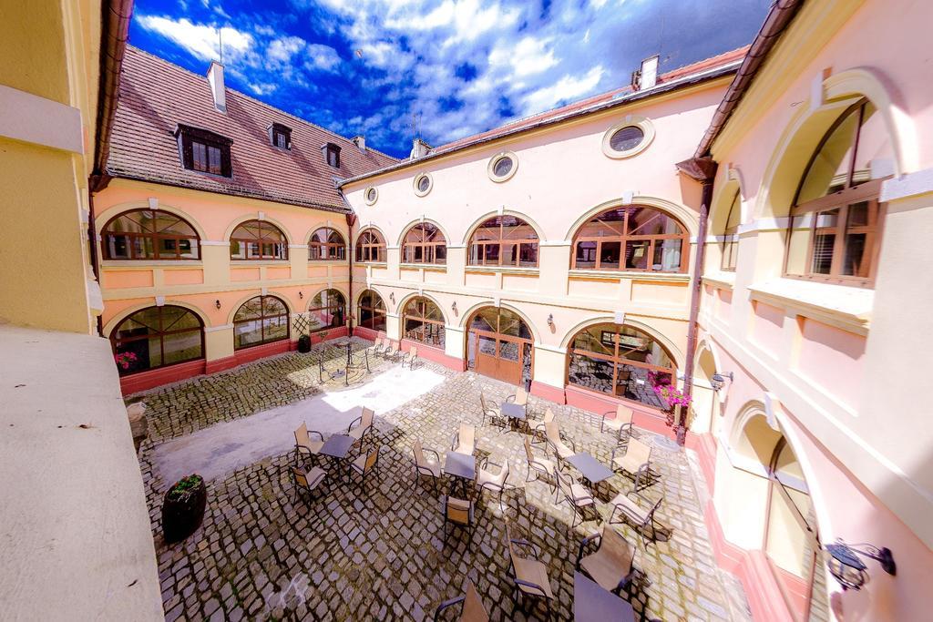 Palac Krobielowice คองเท โวรซลาฟสเกย์ ภายนอก รูปภาพ