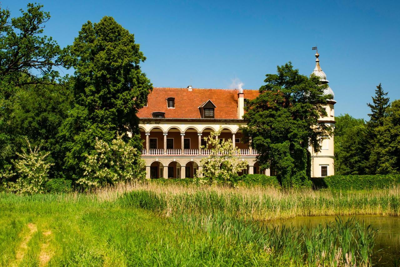 Palac Krobielowice คองเท โวรซลาฟสเกย์ ภายนอก รูปภาพ