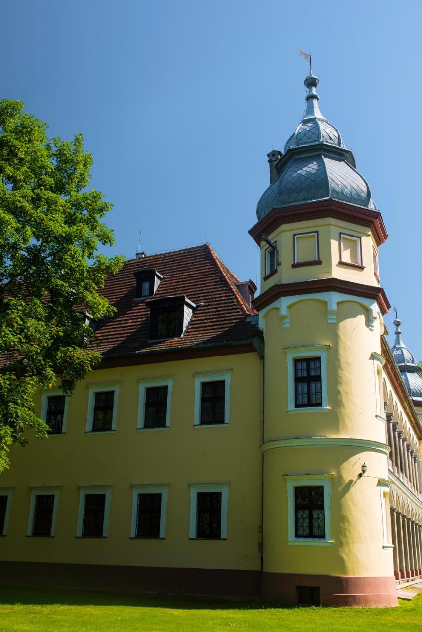 Palac Krobielowice คองเท โวรซลาฟสเกย์ ภายนอก รูปภาพ